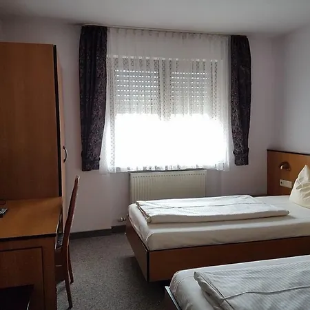 מלון Traube Oeffingen